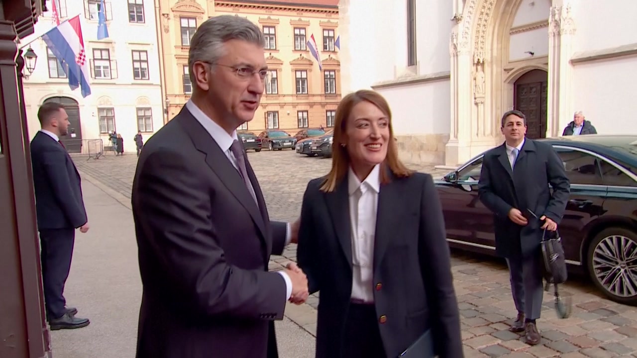 Roberta METSOLA, EP President, meets with Andrej PLENKOVIC, Croatian Prime Minister: arrival, meeting and roundtable